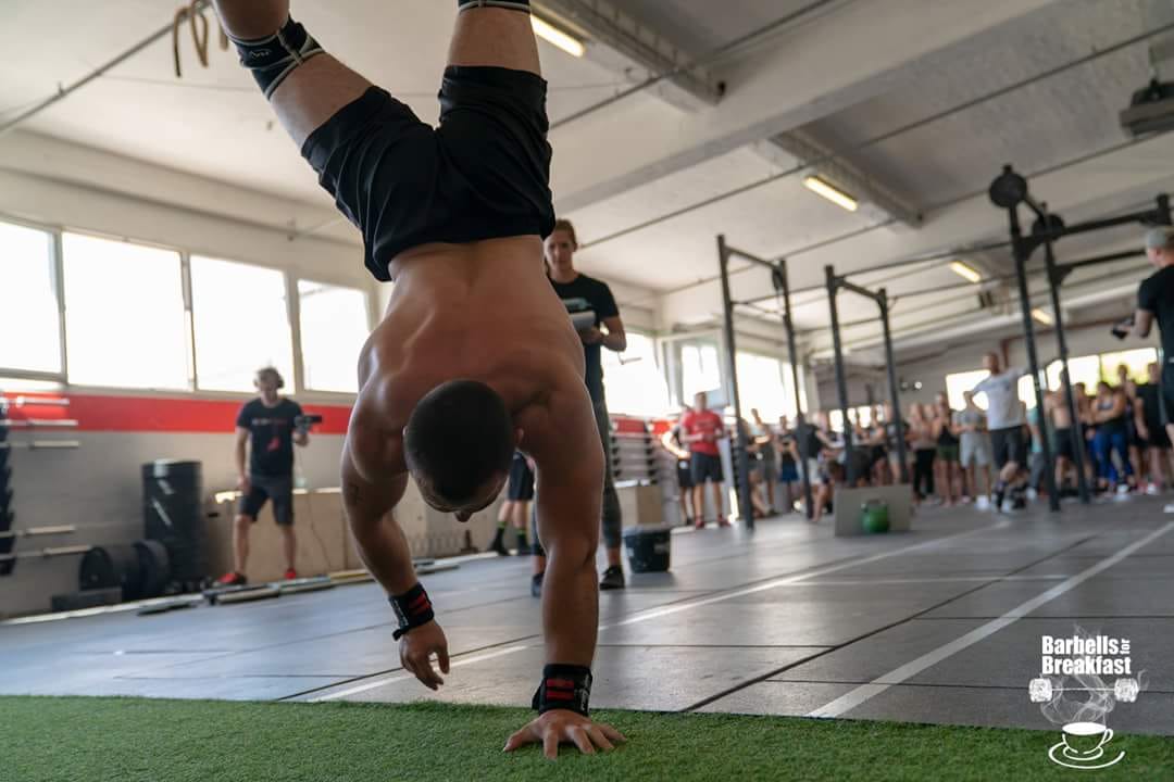 Fitness Bundesliga Mainz — Handstand Walk